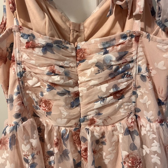 Tiered chiffon dress in pretty pastels - Picture 2 of 5